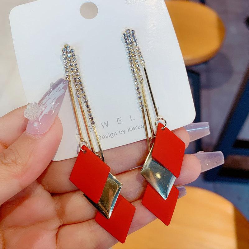Elegant Geometric Tassel Earrings with Diamond Accents - Versatile and Stylish Rhombus Studs.