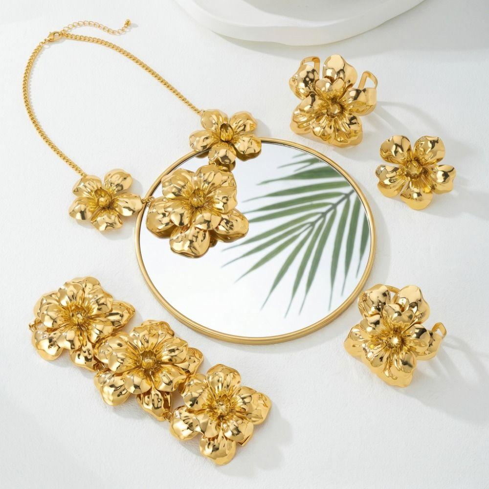 Retro Style Metal Flower Jewelry Set European Style Exaggerated Retro Jewelry For Ladies