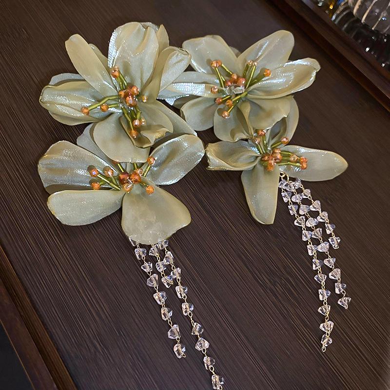 

Модные висячие серьги для женских украшений зелёный