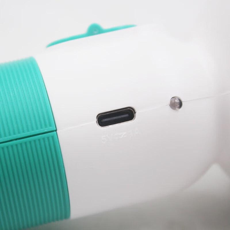 DP-G9052 Rechargeable LED Flashlight