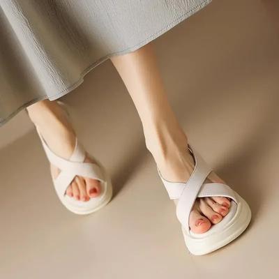 Mode 2025 Neue Sommer Sandale Damen Offene Zehen Mittelhoher Absatz Mode Dicke Sohle Damenschuhe Leder Lässig Einfarbig Sandalen für Damen