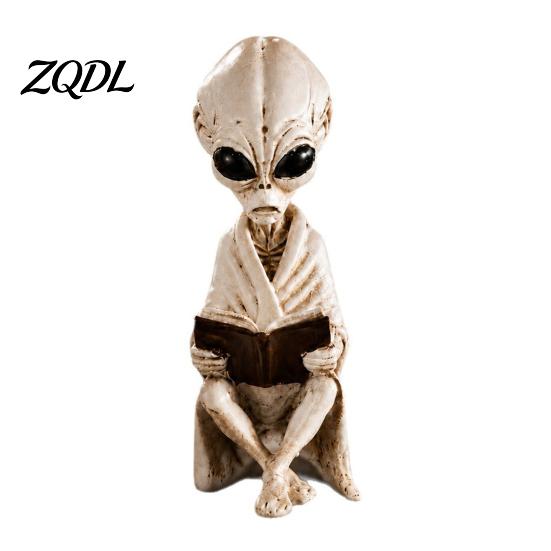 Cross-legged Skeleton Statues Alien Sitting Resin Statue, Retro Book Sci-Fi Dark Halloween Ornament, Unique Collectibles Durable Synthetic Figurine