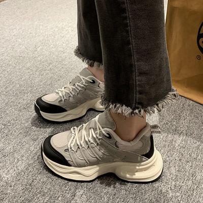 Zapatillas de papá para mujer 2025 verano nuevo zapatos de mujer plataforma versátil popular primavera y otoño zapatos de red transpirables zapatos deportivos casuales