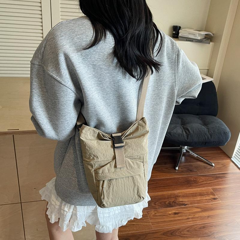 Simple Texture Trend Fashion Casual Foreign Style Bucket Bag 2025 Summer New Women's Niche Shoulder Messenger Bag