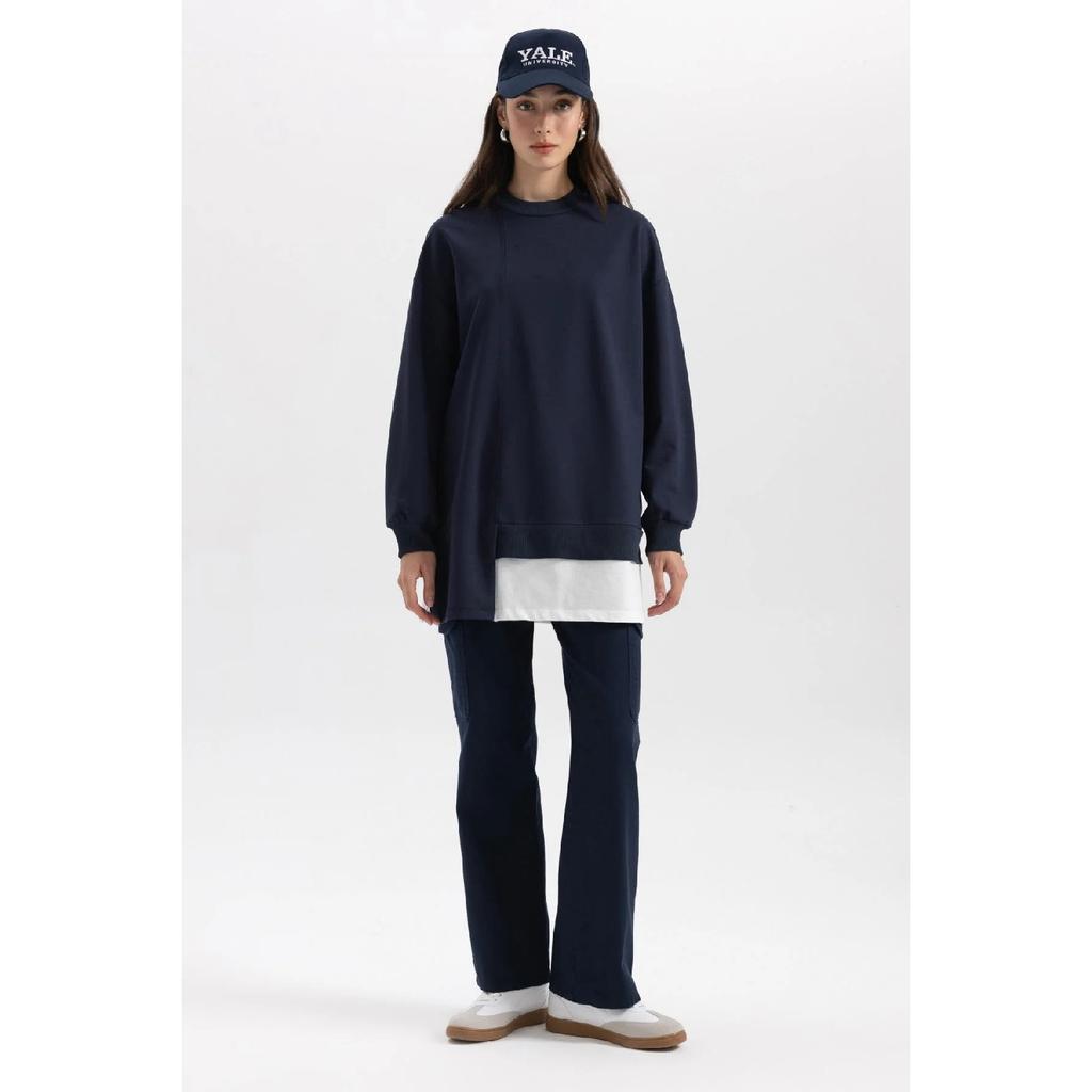 Bluza-tunika z okrągłym dekoltem i regularnym krojem