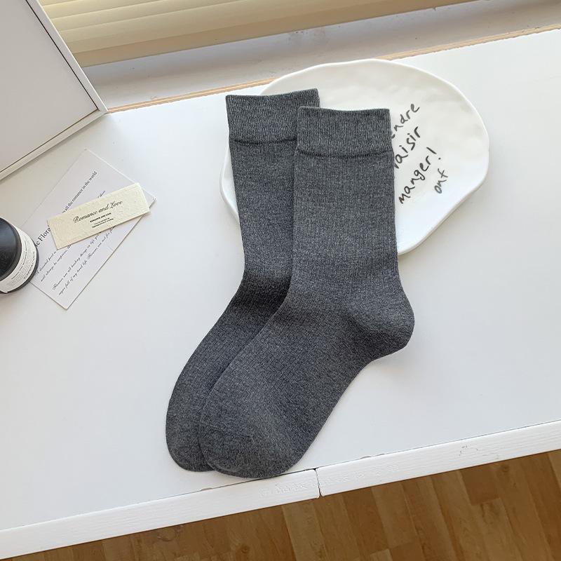 

Female Autumn New Solid Color Simple Miscellaneous Pull Boneless In The Tube Pile Socks 1 pair