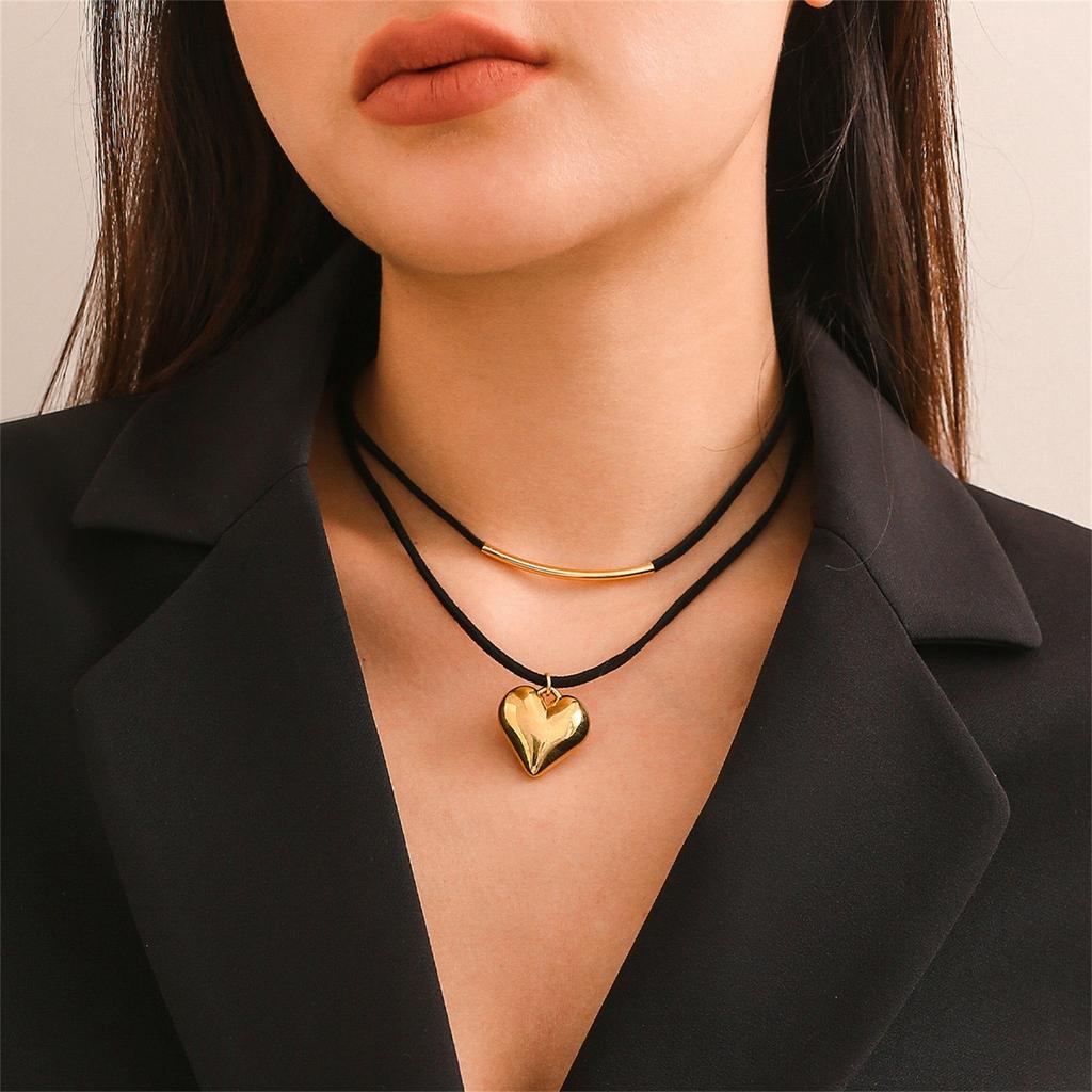 Double Layer Velvet Cord Necklace with Geometric Heart Pendant Adjustable Length Choker Style Jewelry for Everyday Wear and Special Occasions