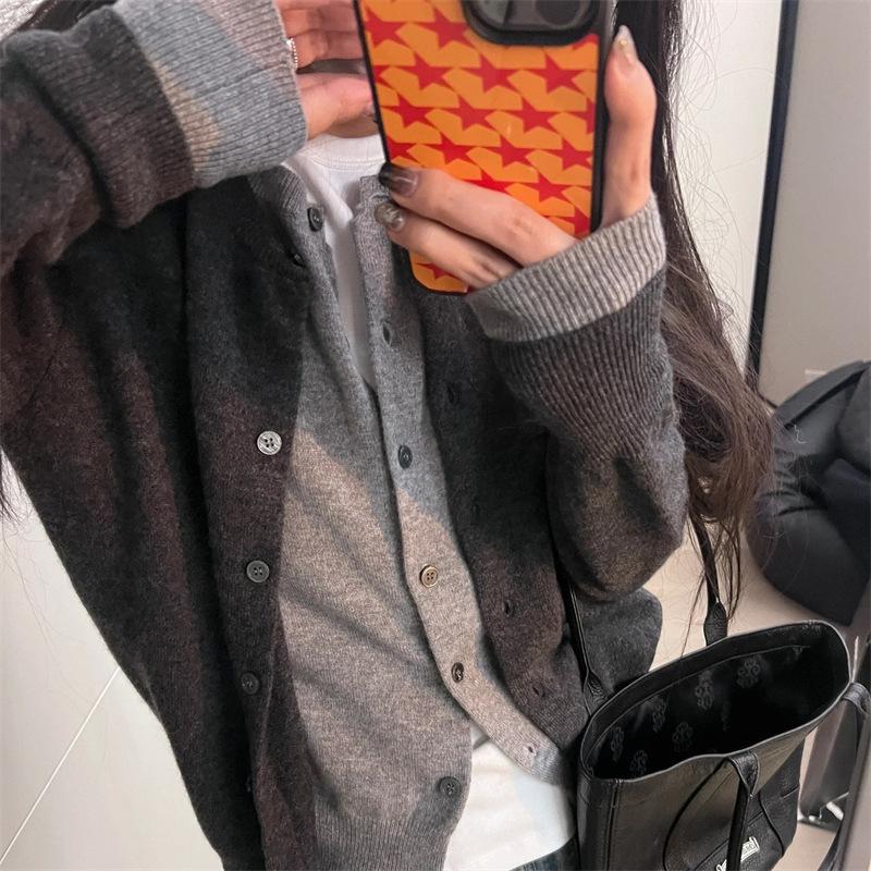 

Fake two-piece knitted cardigan sweater jacket women s autumn crew neck slim-fitting versatile design splicing top women One size