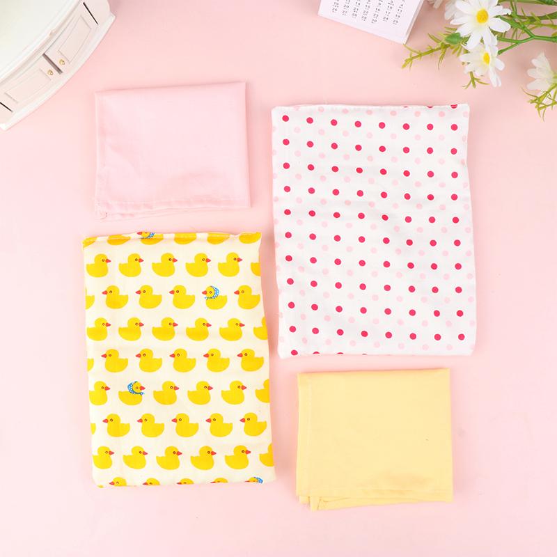 1Set 1:12 Puppenhaus Miniatur Bettlaken Steppdecke Kissen Bettwäsche Vierteiliges Set Schlafzimmerdeko Spielzeug Puppenhaus Zubehör