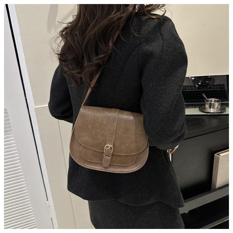 2023 New Fashion Street Style Saddle Bag Casual Commuter Shoulder Bag