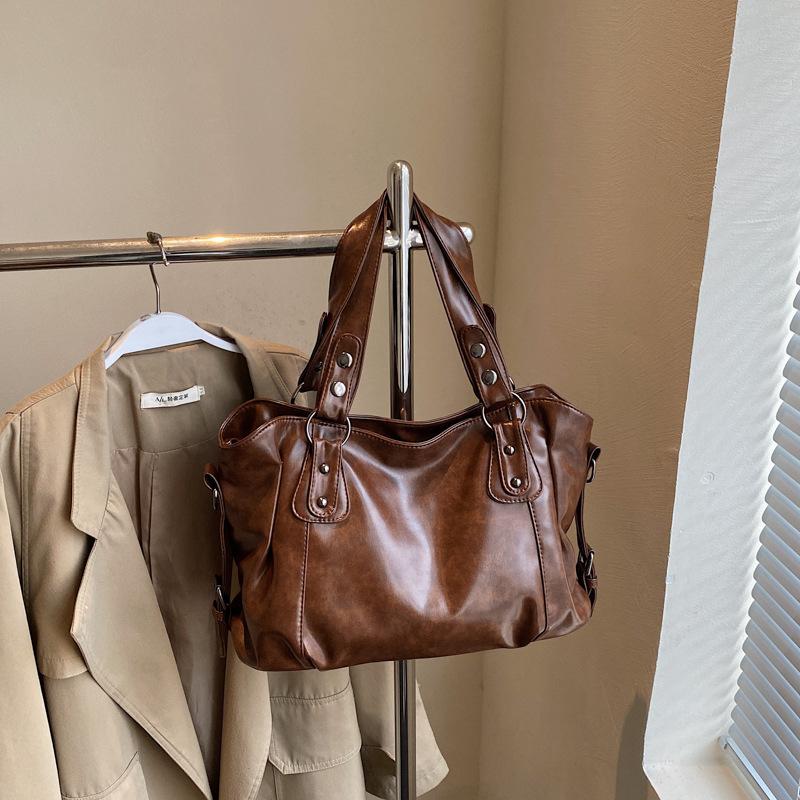 Retro bag women's large-capacity new versatile casual messenger bag single shoulder underarm commuter tote bag