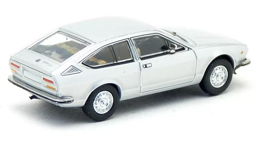 PCX87 Alfa Romeo Alfetta GT 1974 Silver Alfetta GT Premium Classics Diecast Car HO Scale 1/87