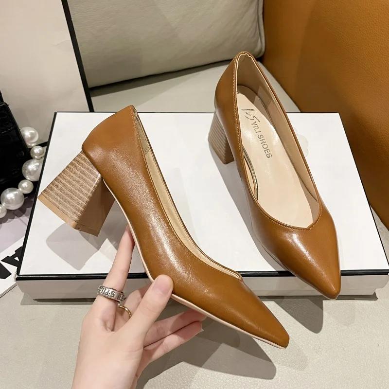 Fashion Square Heels Pointed Toe Pumps Shoes Women Leather Med Heels V Mouth Casual Office Lady OL Shoes 5 Cm Heel