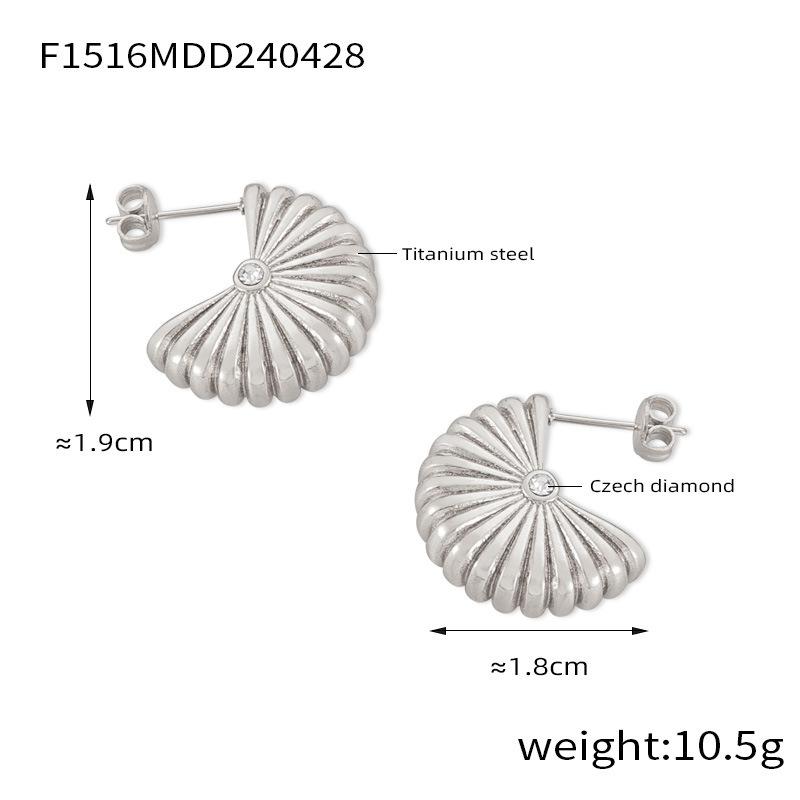 French Retro Style Fashion Temperament Light Luxury Simple Earrings Geometric Folding Fan Titanium Steel Plated 18K Gold Stud Earrings