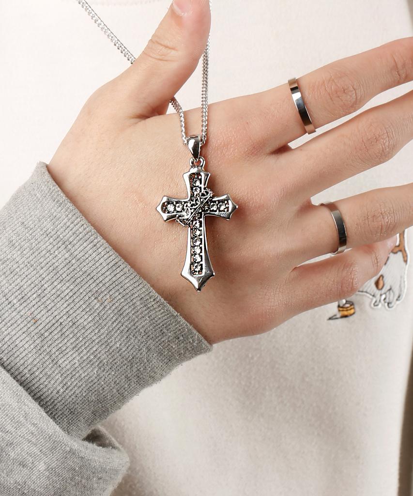 Shoveoff Svn-2002 Crown Cubic Cross Pendant Necklace