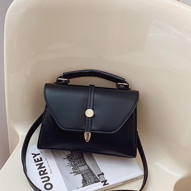Retro fashion simple temperament small bag women's 2025 spring and summer new versatile ins messenger bag small square bag women's bag