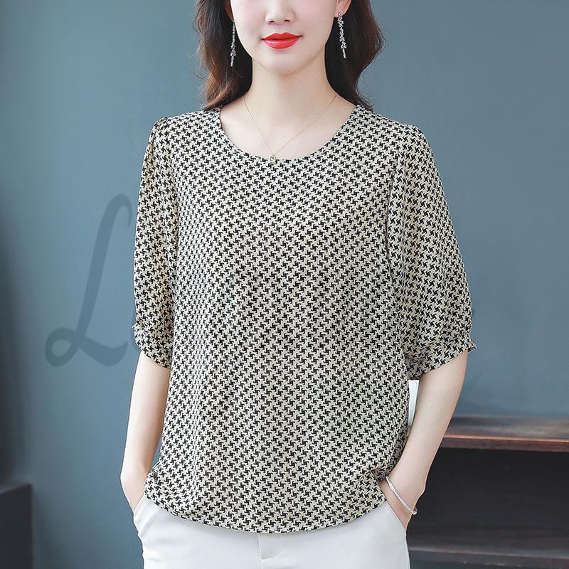 

2026 Summer Women s Printed Silk Top – Stylish Loose Short Sleeve T-shirt for Middle-aged and Young Mothers 5XL