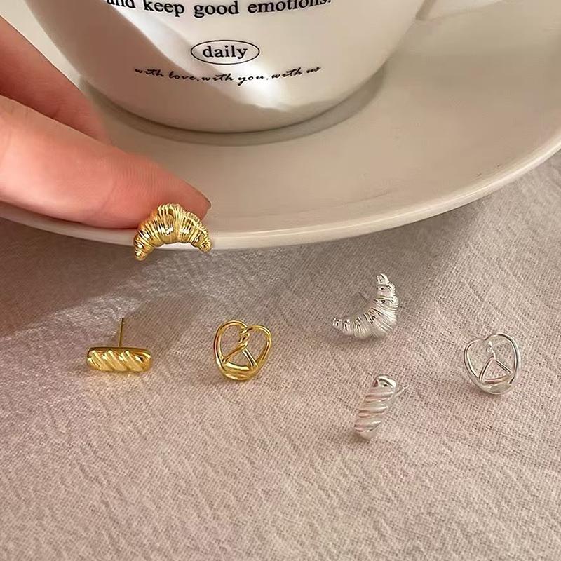 Mini Croissant Stud Earrings For Women Cute Bread Earrings Classic Fine Jewelry Gift
