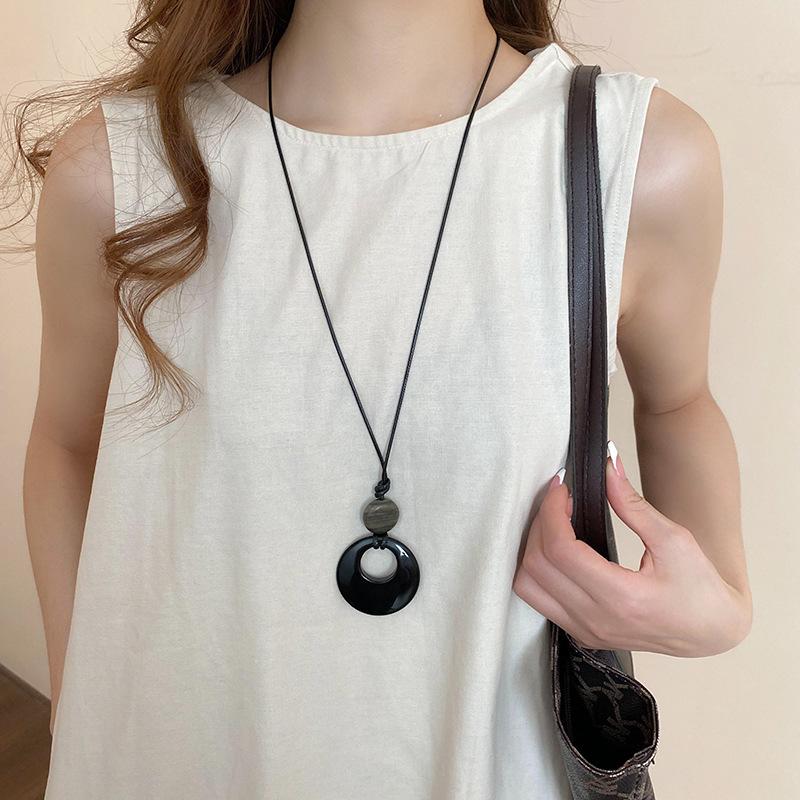 Chinese Style Resin Circle Necklace - Retro Chic, Light Luxury, Versatile Sweater Chain for Women