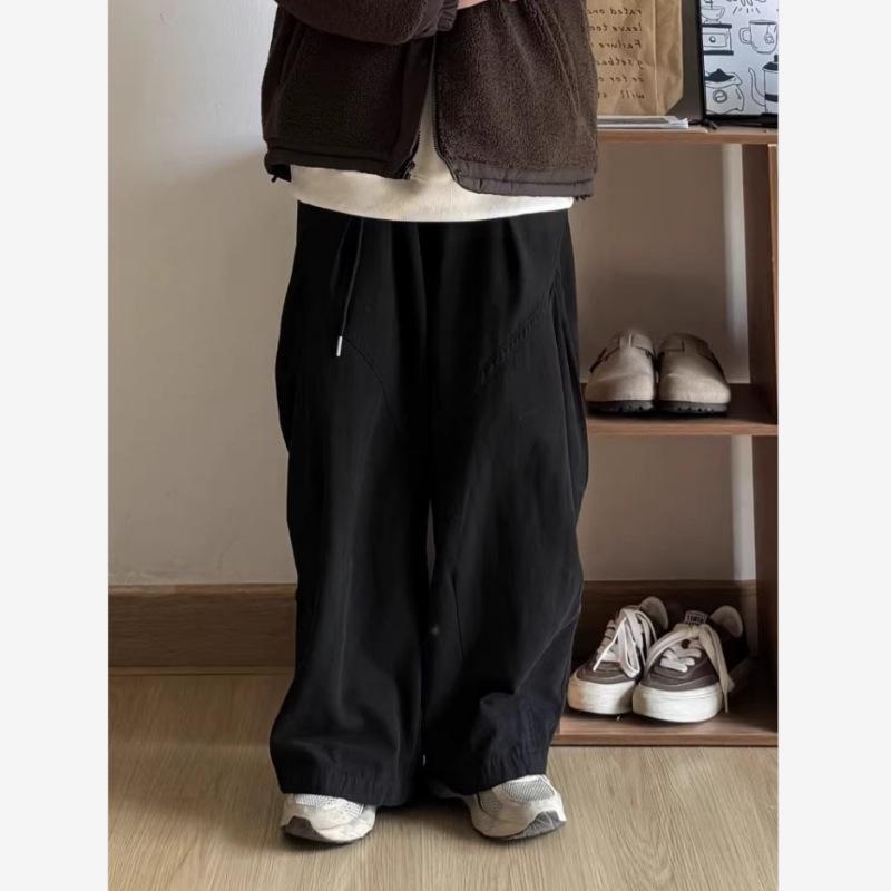 Unisex Japanese Retro Wide-Leg Pleated Cargo Pants - Casual Elastic Waist College Style