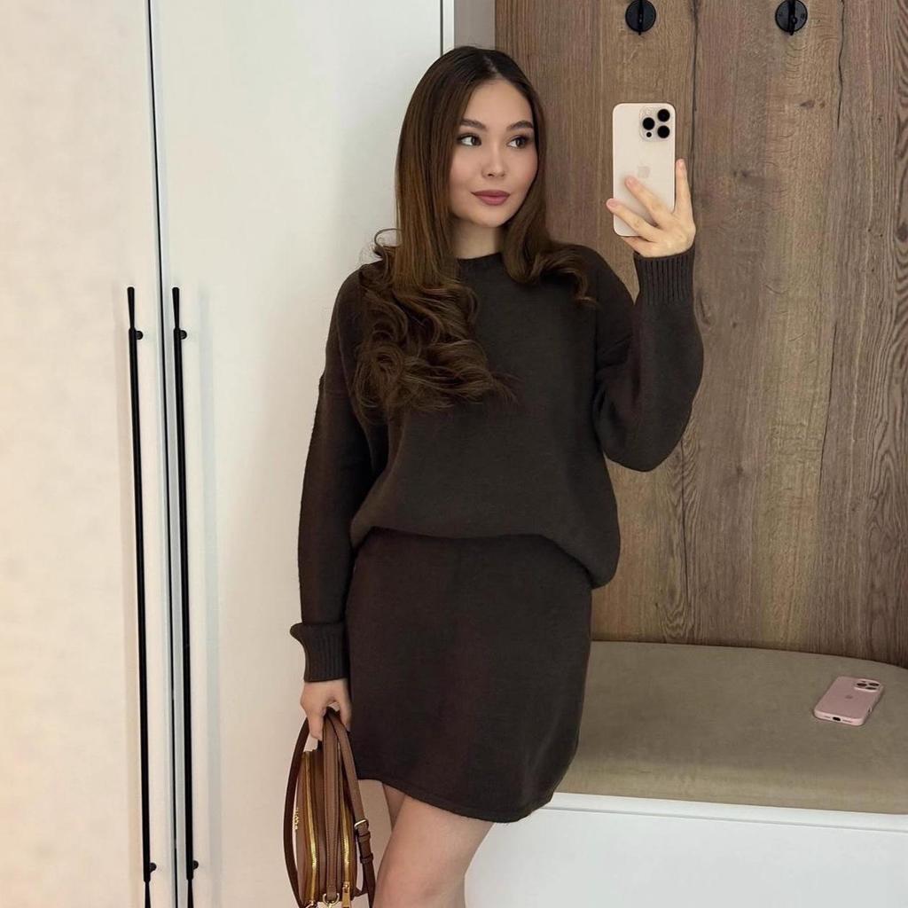 Autumn 2025 Elegant Long-Sleeve Knit Dress for Women