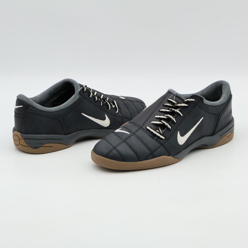 IH2314-002 Nike Total 90 III SP Black Gum (Women's)