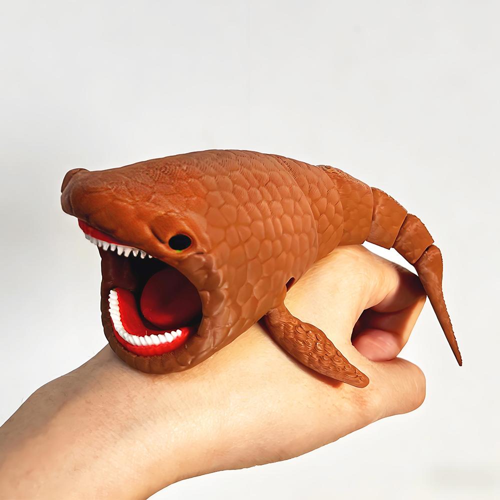 Bloop Sea Monster 3D Printed Flexible Articulated Fidget Toy – Sea Eater Deep Sea Creature Collectible, Stress Relief Desk Toy