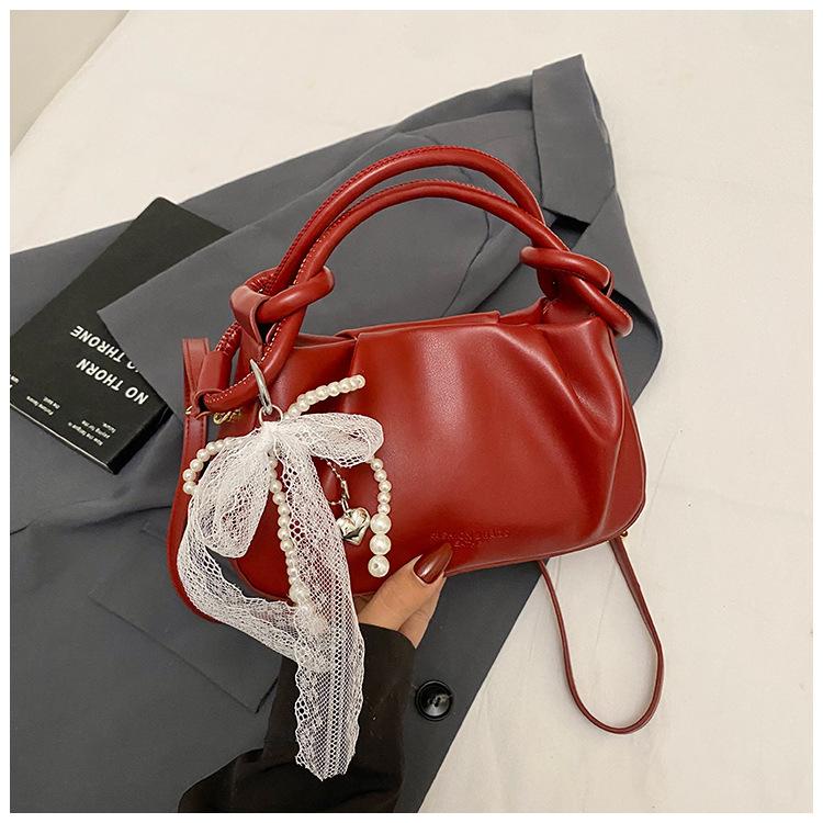 High-end Niche Bag Women's 2025 New Summer Versatile Messenger Bag Fashionable Portable Pleated Bucket Bag