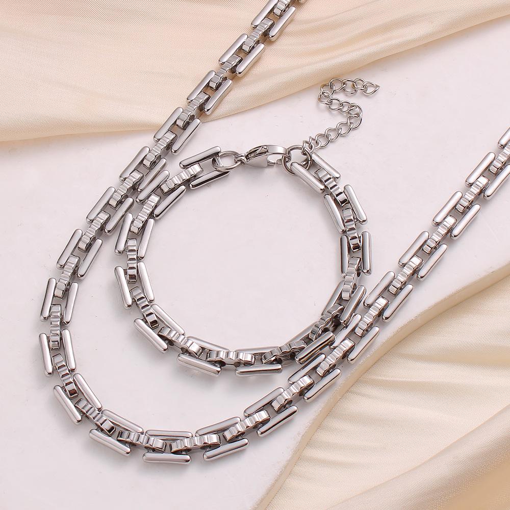 YueShi Interlocking Geometric Quadrilateral Necklace & Bracelet - Versatile, Non-fading Chain.