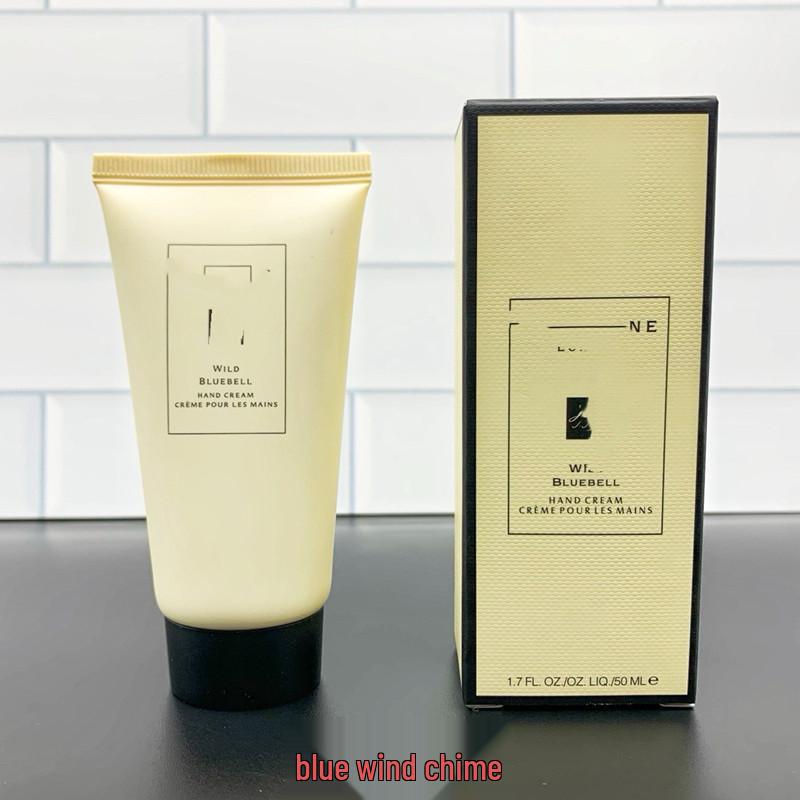 

Jo Malone Расслабляющий дуэт: Крем для рук, Парфюм «Английская груша и колокольчик», Лаймовый VE бальзам для губ