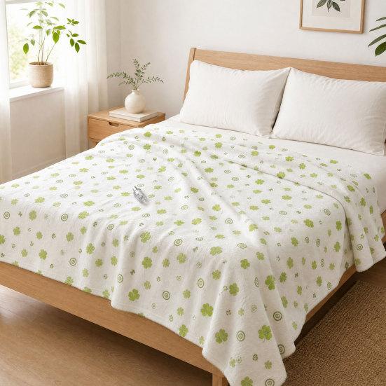 Four Leaf Clover Blanket, Multi-Purpose Air Conditioner Blanket, Soft Double-Sided Flannel Throw Blanket for Sofa Bed Dorm Office