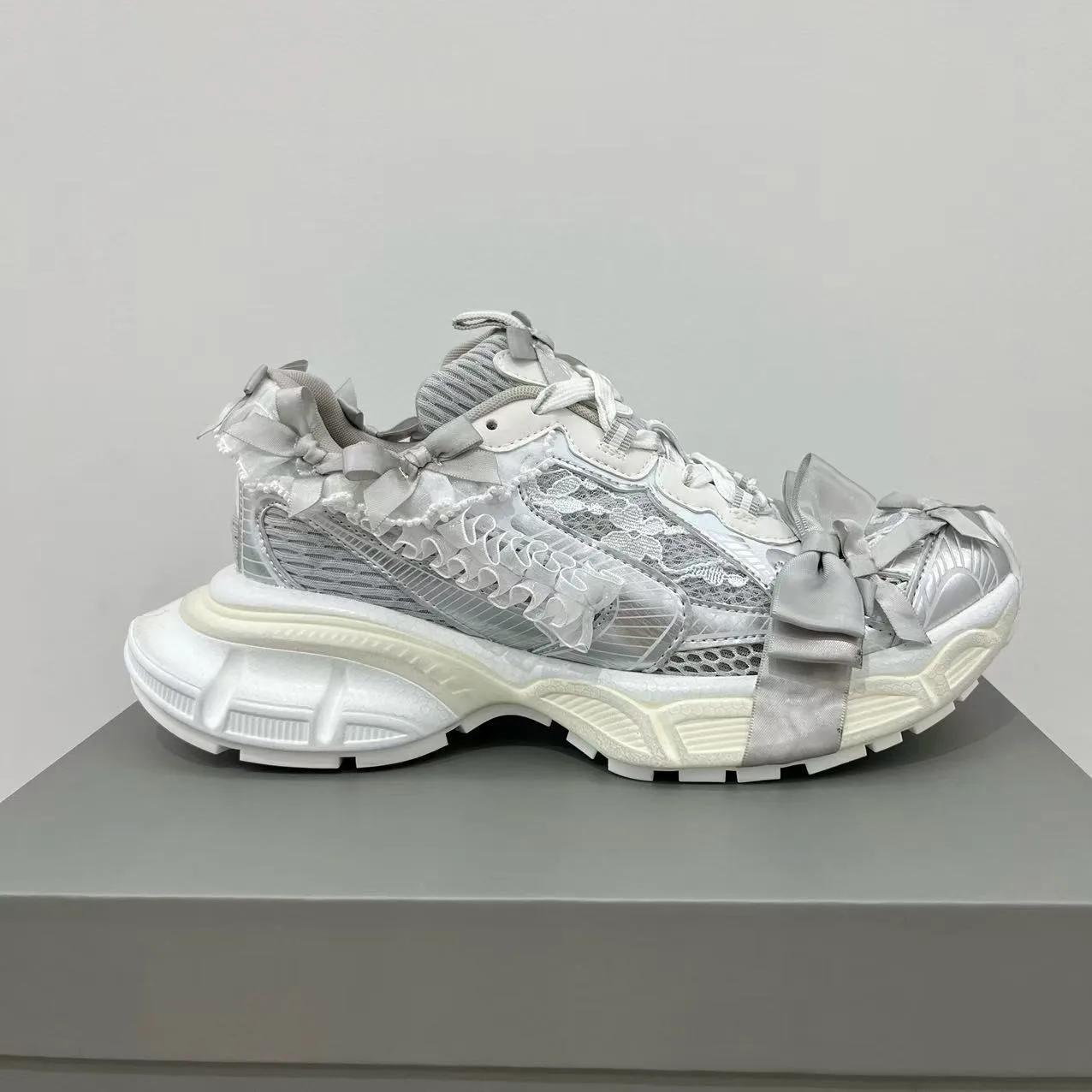 

Модная спортивная обувь на толстой подошве женская с бантом повседневная обувь для бега универсальная сетчатая дышащая удобная для улицы большого размера женская обувь 40