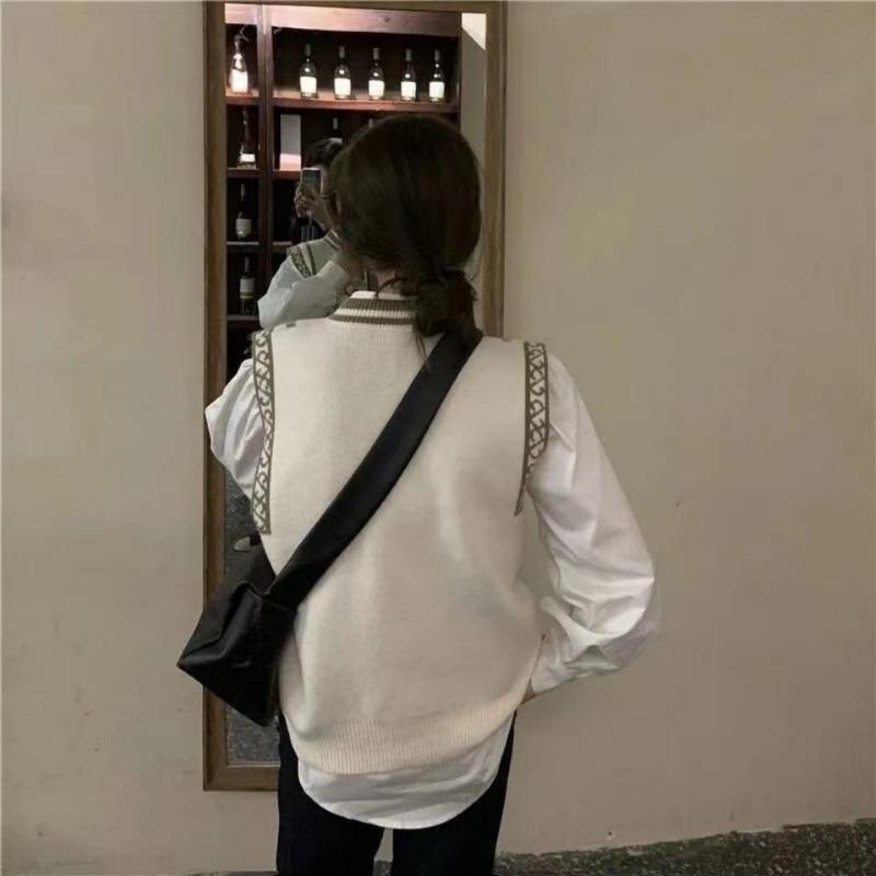 Retro Embroidered Style Knitted Vest Women's Round Neck Knitted Pullover Sleeveless Top Thin Sweater Commuting Casual Autumn