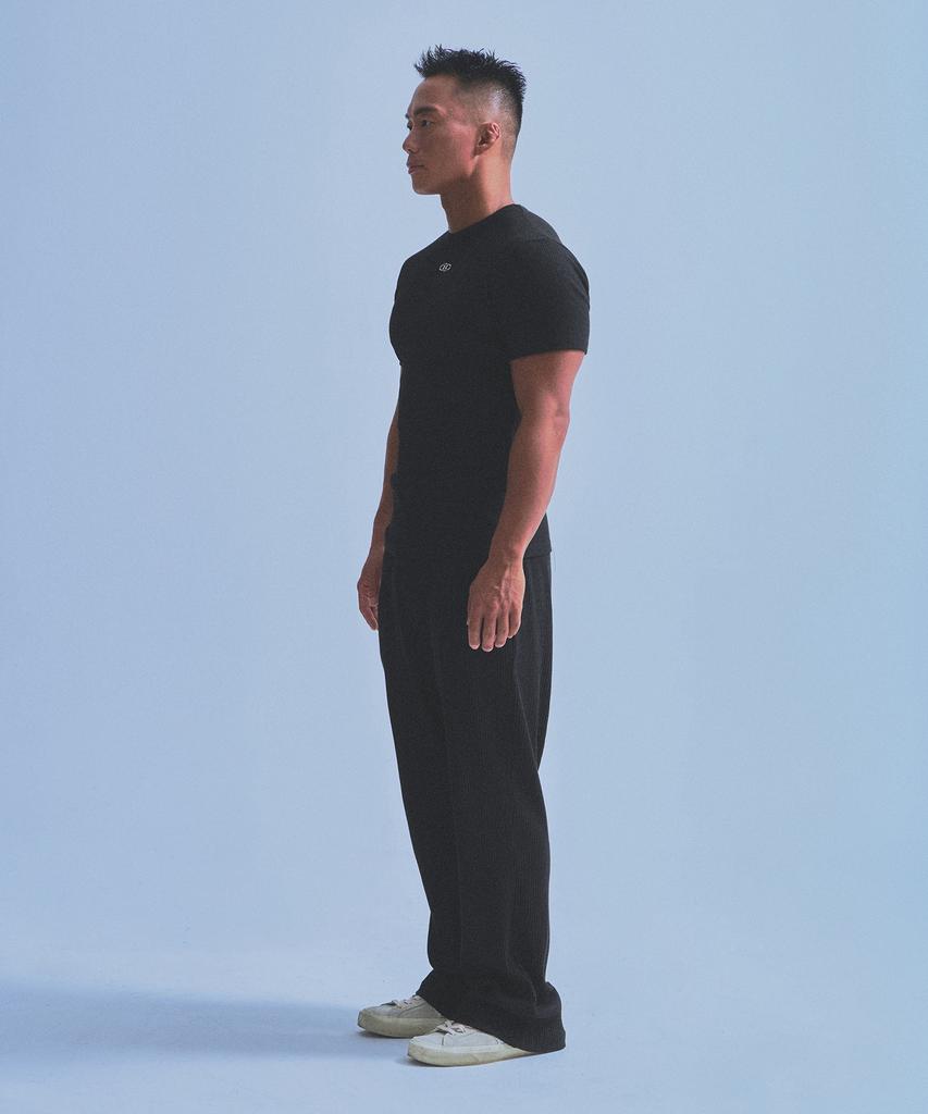 BORN TO WIN Ribbed B Pendant Muscle Fit T-Shirts [Black]