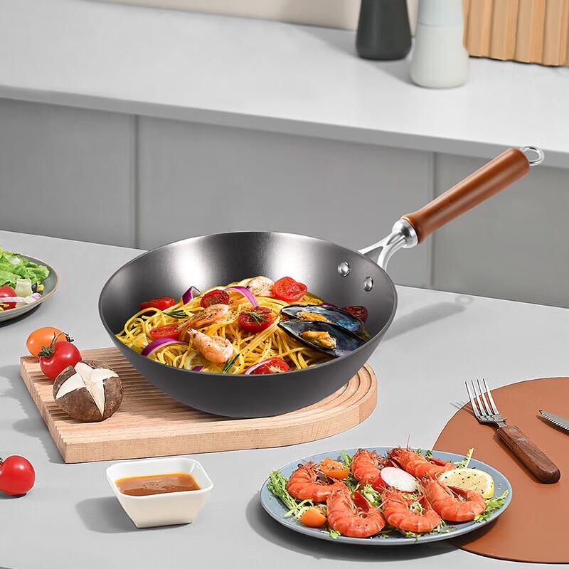 BTSM Handmade Cast Iron Flat Bottom Wok
