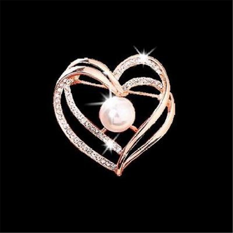 Korean Style Pearl Brooch: Versatile Floral Diamond Pin for Women's Coats