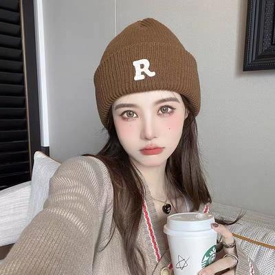 Autumn and Winter Letter R Standard Wool Hat, The Same for Men and Women, Simple and Versatile Knitted Hat, Cold-proof and Warm Cover, Cold Hat
