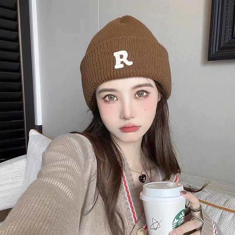 Autumn and Winter Letter R Standard Wool Hat, The Same for Men and Women, Simple and Versatile Knitted Hat, Cold-proof and Warm Cover, Cold Hat