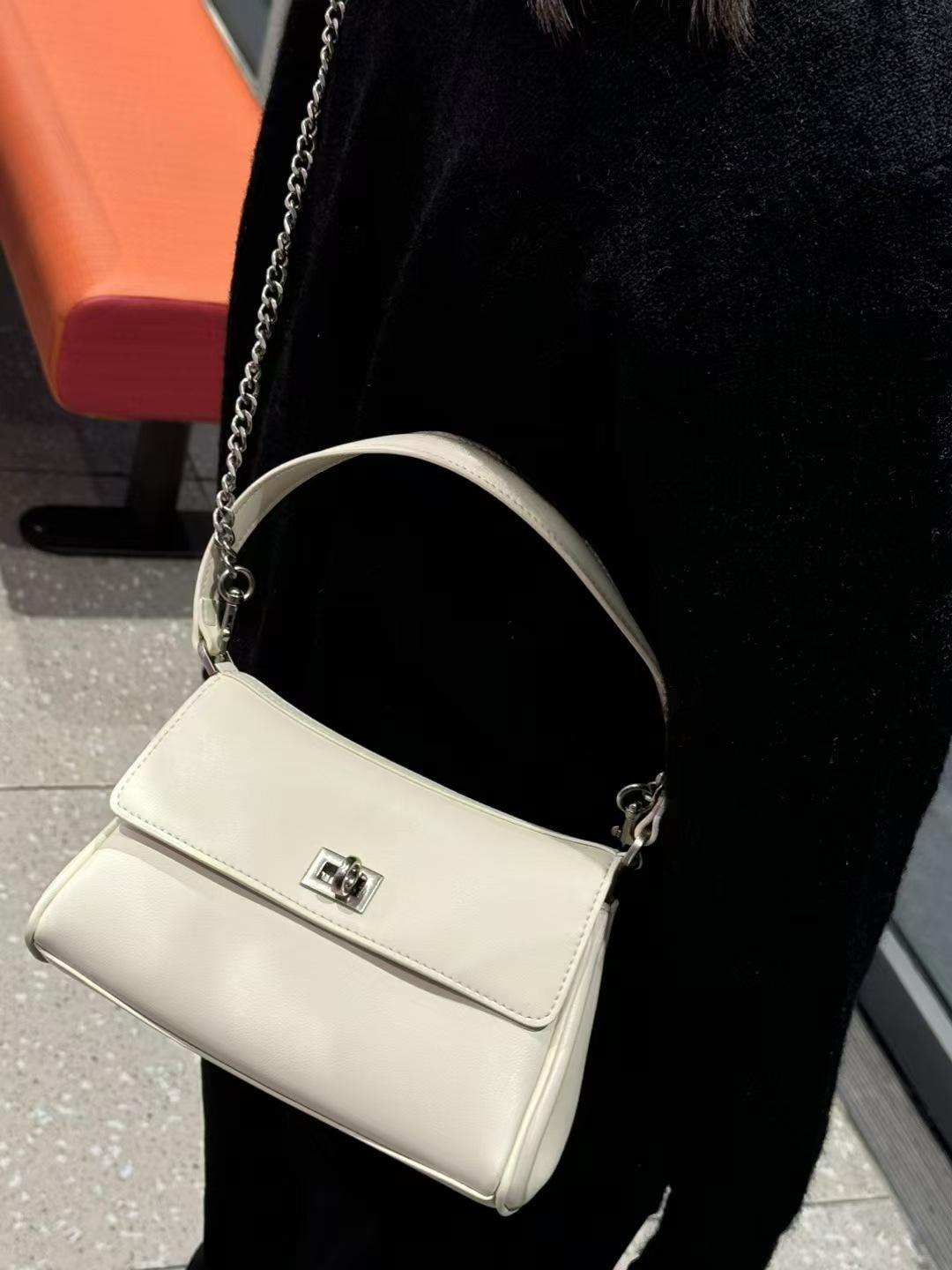 

Новая сумка подмышку кожаная сумка дамская сумочка цепочка модная на плечо через плечо 21*6.5*11cm