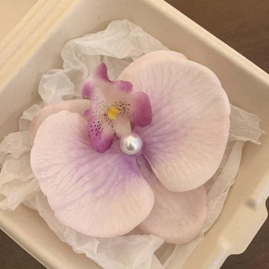 Pince à Cheveux Fille Ornement Perle Imitation Style Chinois Forme Phalaenopsis Pince à Cheveux Prise Stable Pas de Dommage Pince à Cheveux Latérale