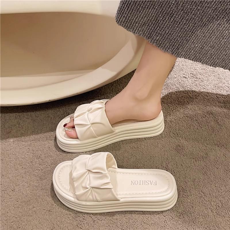 French High-grade Platform Slippers Female Summer Outside Wear 2025 New Non-slip Increase Fashion Explosion Muffin Flip-flops