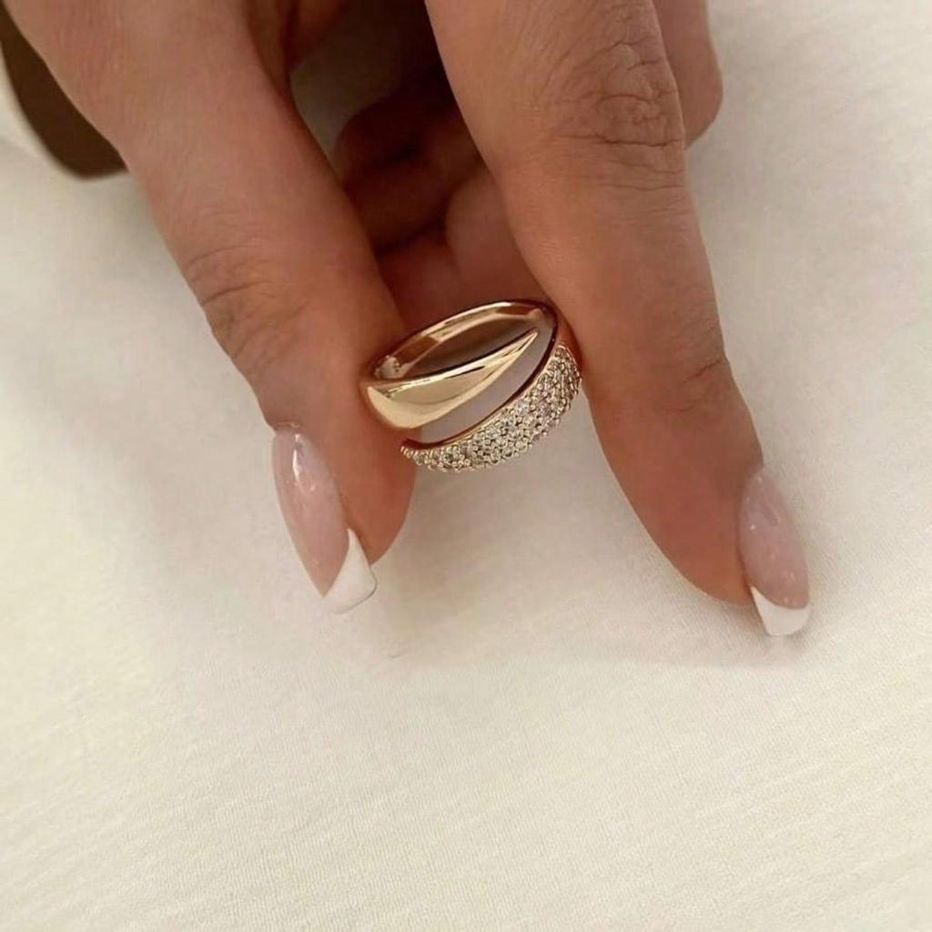 1 Piece of Suitable Sharp Wing Design Copper Inlaid Synthetic Zircon Open Ring for Daily Wear