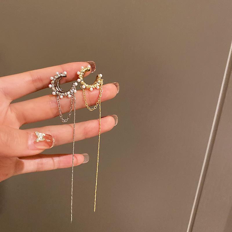 Butterfly Tassel Ear Clip: Exquisite, Fashionable, and No Piercing Needed.