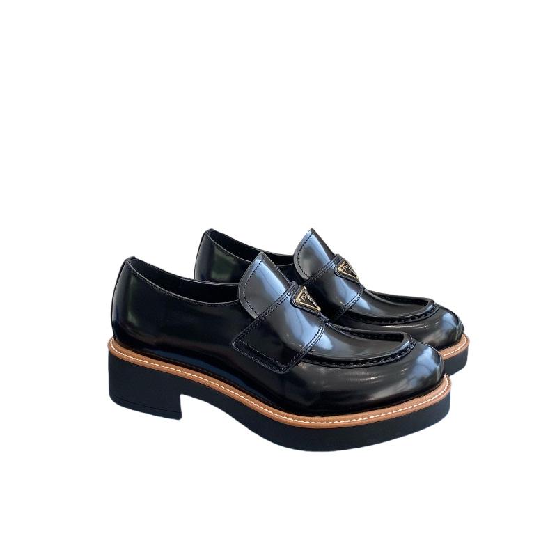 Haute Couture Triangle Logo Lychee Pattern Leather Loafers - Versatile British Style Round Toe with Beaded Edge, Thick Sole.