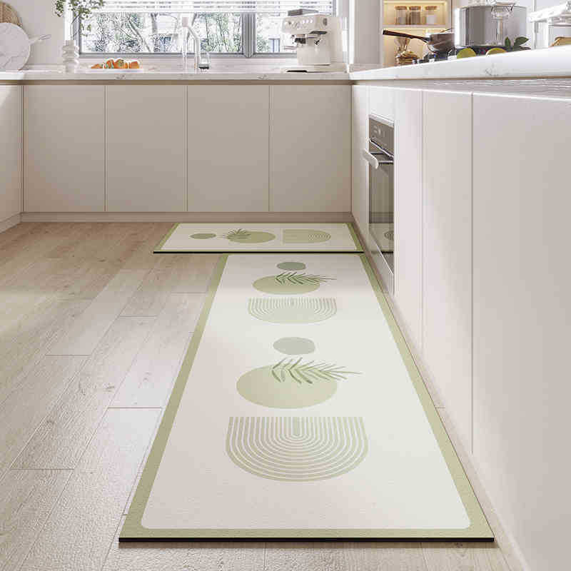 Kleine frische Küchenbodenmatte absorbiert Wasser, absorbiert Öl, trocknet schnell und ist pflegeleicht. Langer Streifen Fußmatte ist rutschfest, verschleiß