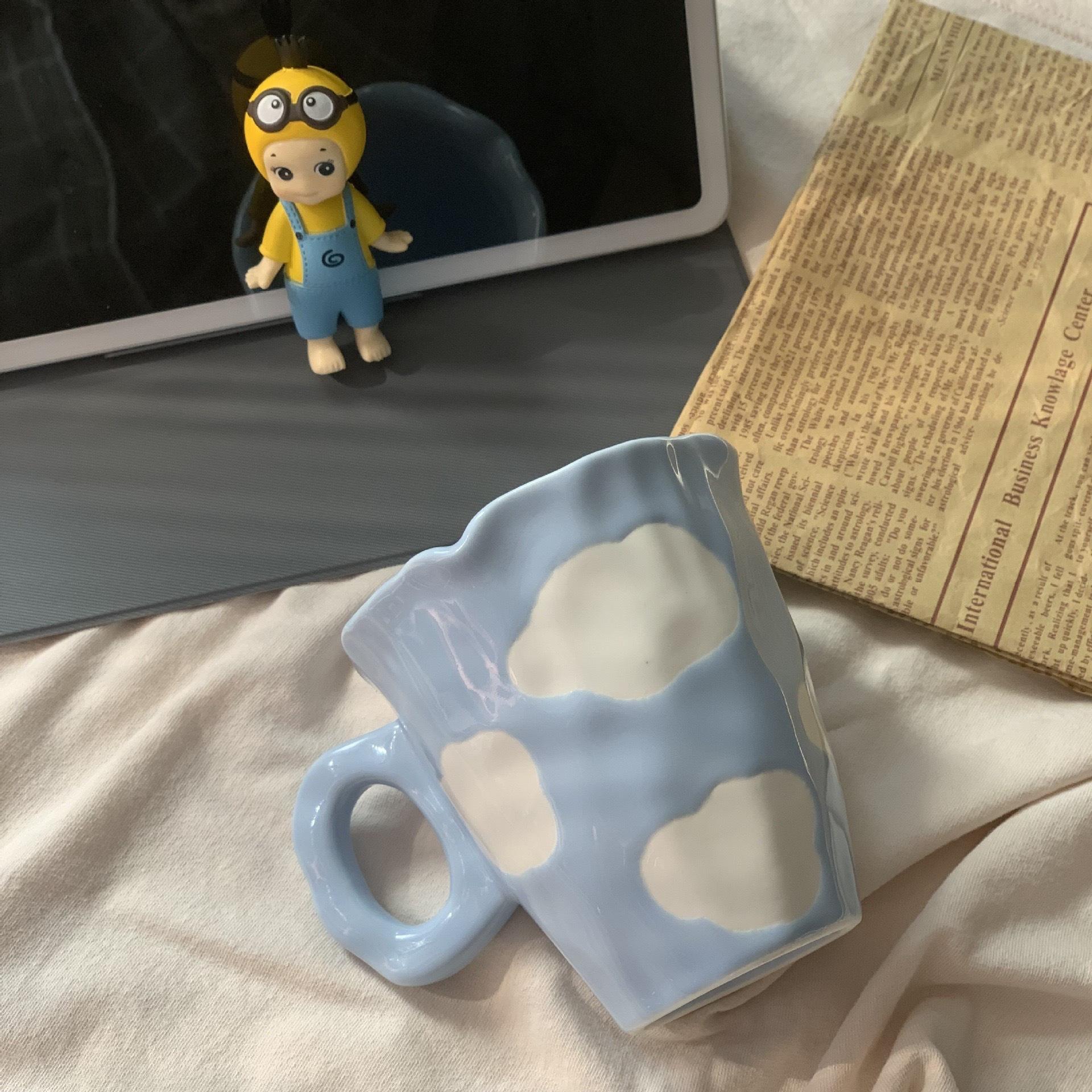 

Ins style cute teddy bear irregular cloud tulip ceramic mug 201-300ml