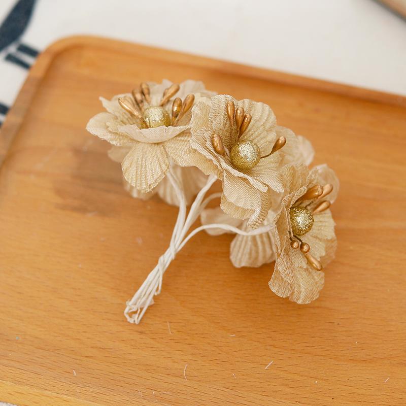 

6 шт. Золотые искусственные цветы Маленький букет Рождество Свадьба Домашний декор Скрапбукинг Искусственное растение Подарочная коробка Венки Аксессуар для вечеринки золотистый