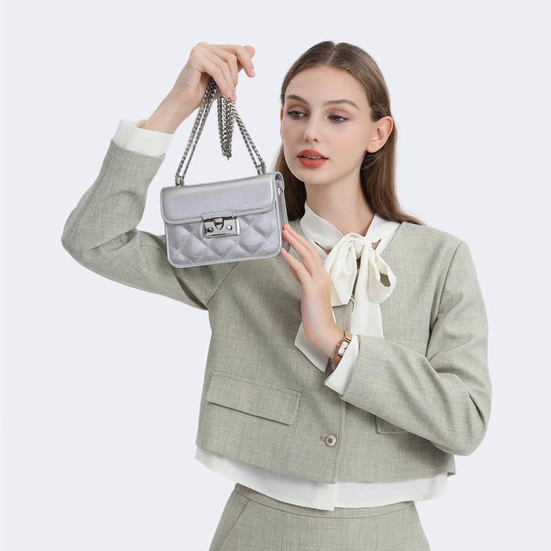 Xiaoxiangfeng Diamond Grid Chain Lock Small Square Bag, Women's New Versatile and Exquisite Single Shoulder Diagonal Cross Bag, Mobile Phone Bag
