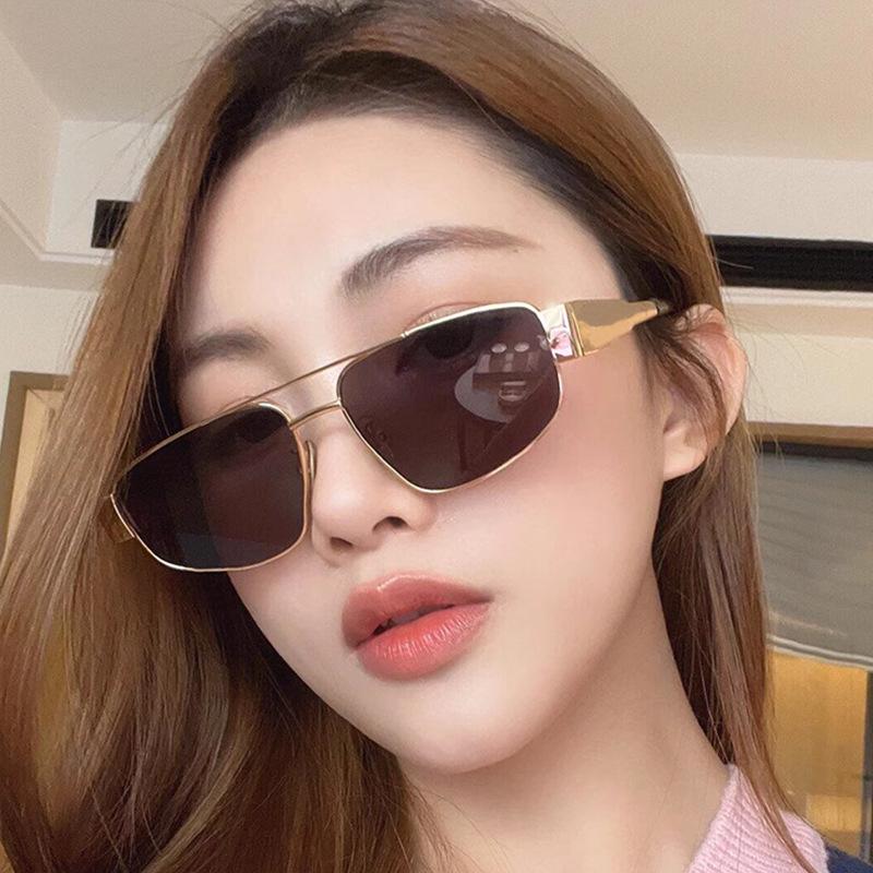 Fashion Stylish Sunglasses for Woman European American Style Sun Glass for Men UV400 Protection Sunglasses Women