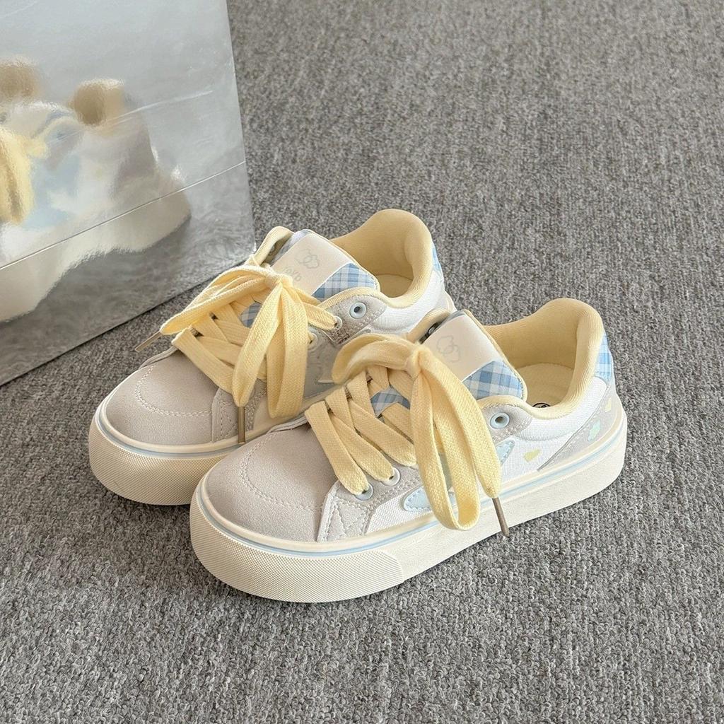 Korean fresh color matching bread shoes 2026 spring and summer new niche versatile moral training shoes platform fashion casual board shoes